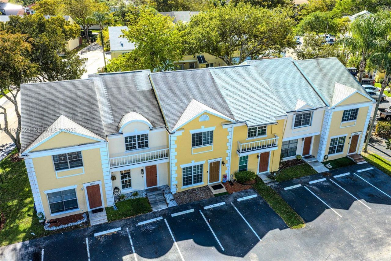 2881 S Cambridge Ln, Cooper City, FL 33026 Photo