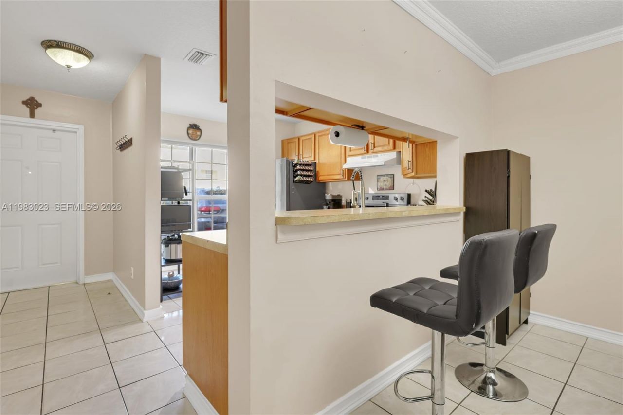 2881 S Cambridge Ln, Cooper City, FL 33026 Photo