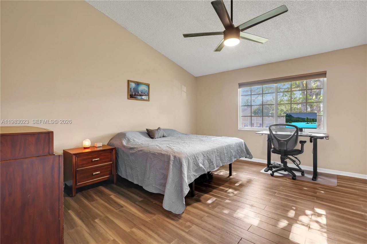 2881 S Cambridge Ln, Cooper City, FL 33026 Photo