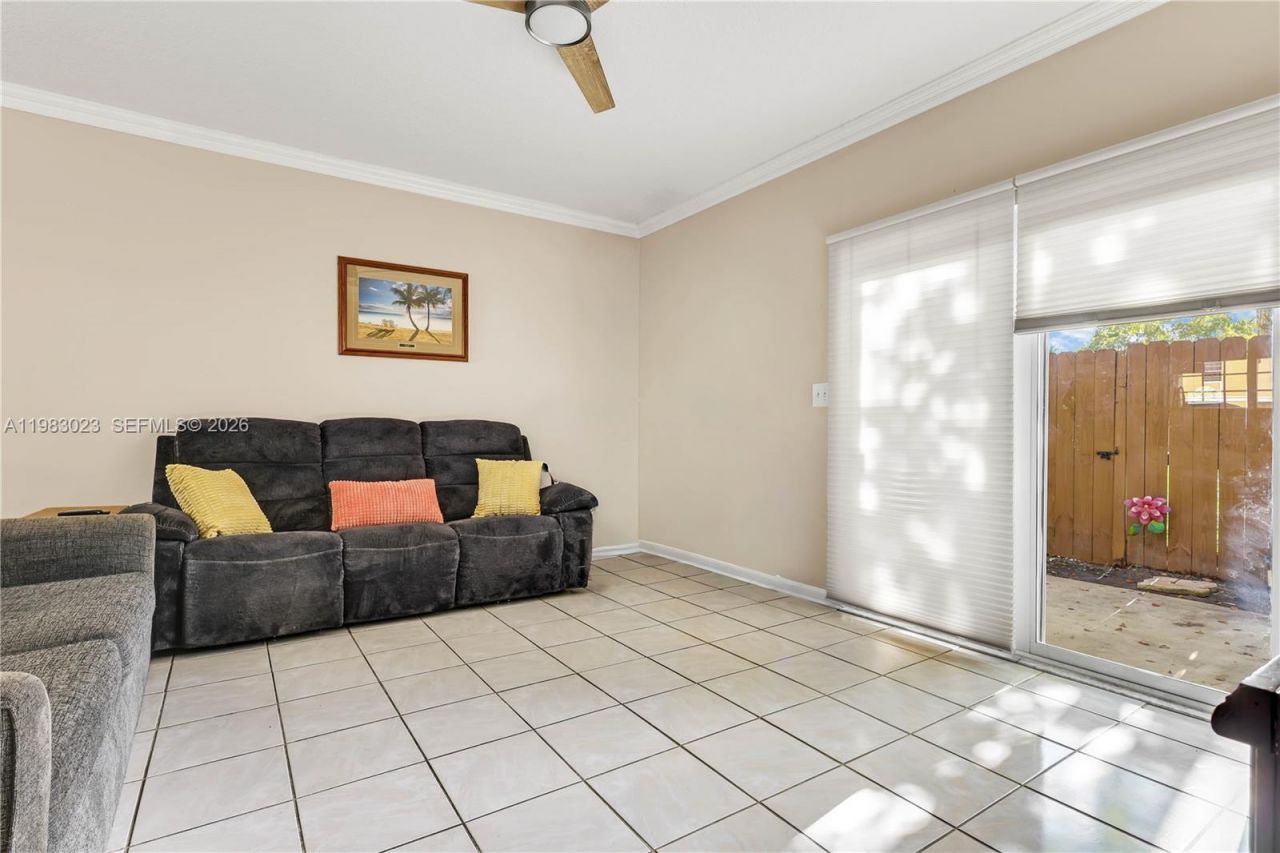 2881 S Cambridge Ln, Cooper City, FL 33026 Photo