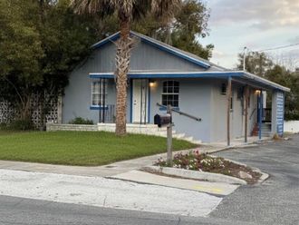 109 N Stone Street Deland, FL 32720