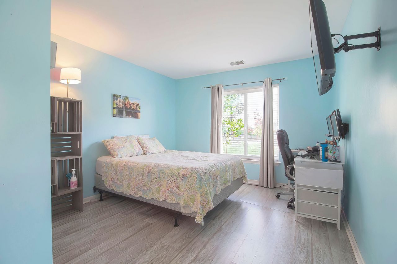 210 Sparkleberry Lane Photo 18