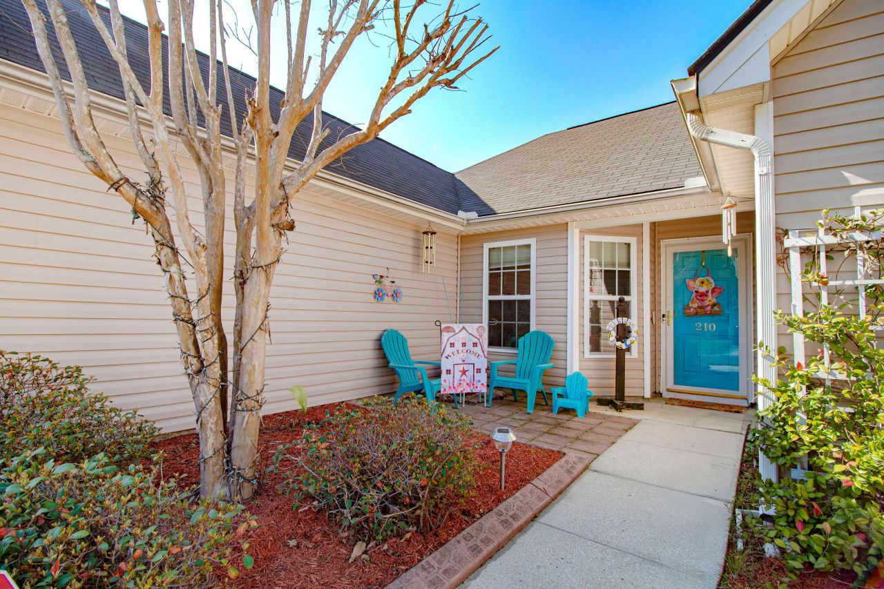 210 Sparkleberry Lane Photo 2