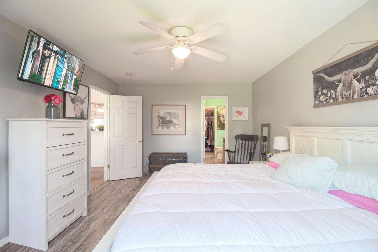 210 Sparkleberry Lane Photo 4