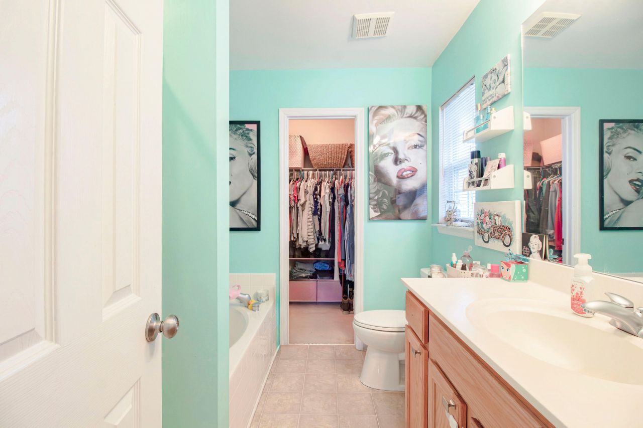 210 Sparkleberry Lane Photo 7