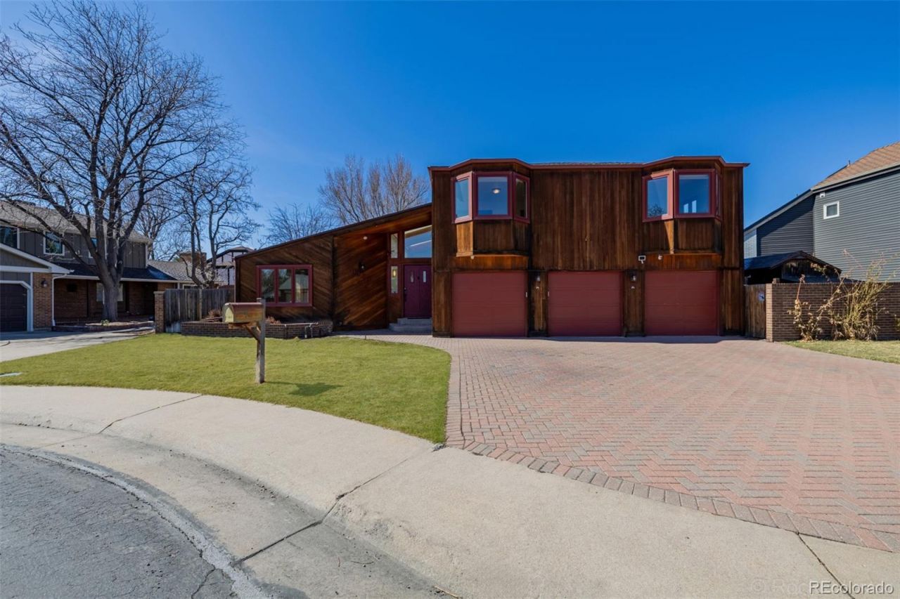 9270 W Baltic Drive, Lakewood, CO 80227 Main Photo