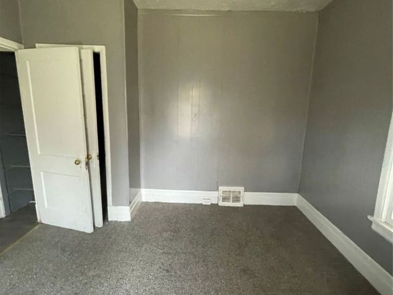 875 E 131st Street, Cleveland, OH 44108 Photo 12