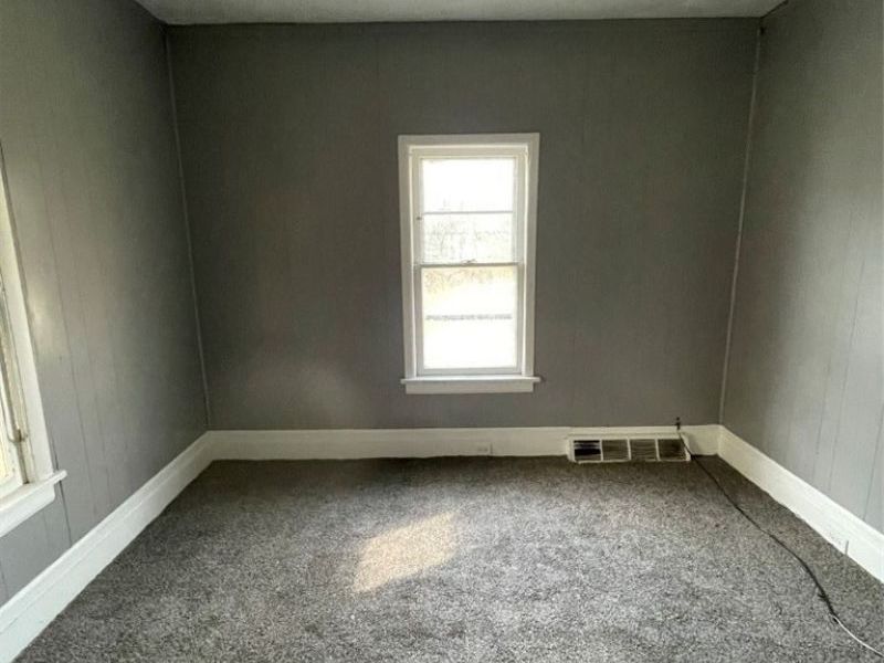 875 E 131st Street, Cleveland, OH 44108 Photo 14