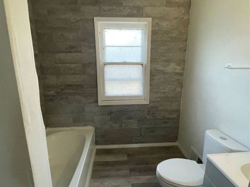 875 E 131st Street, Cleveland, OH 44108 Photo 21