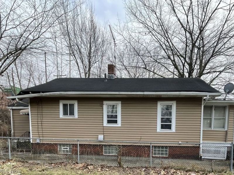 875 E 131st Street, Cleveland, OH 44108 Photo 25