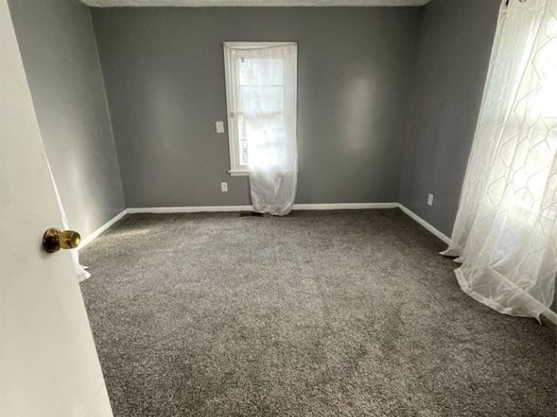 875 E 131st Street, Cleveland, OH 44108 Photo 9