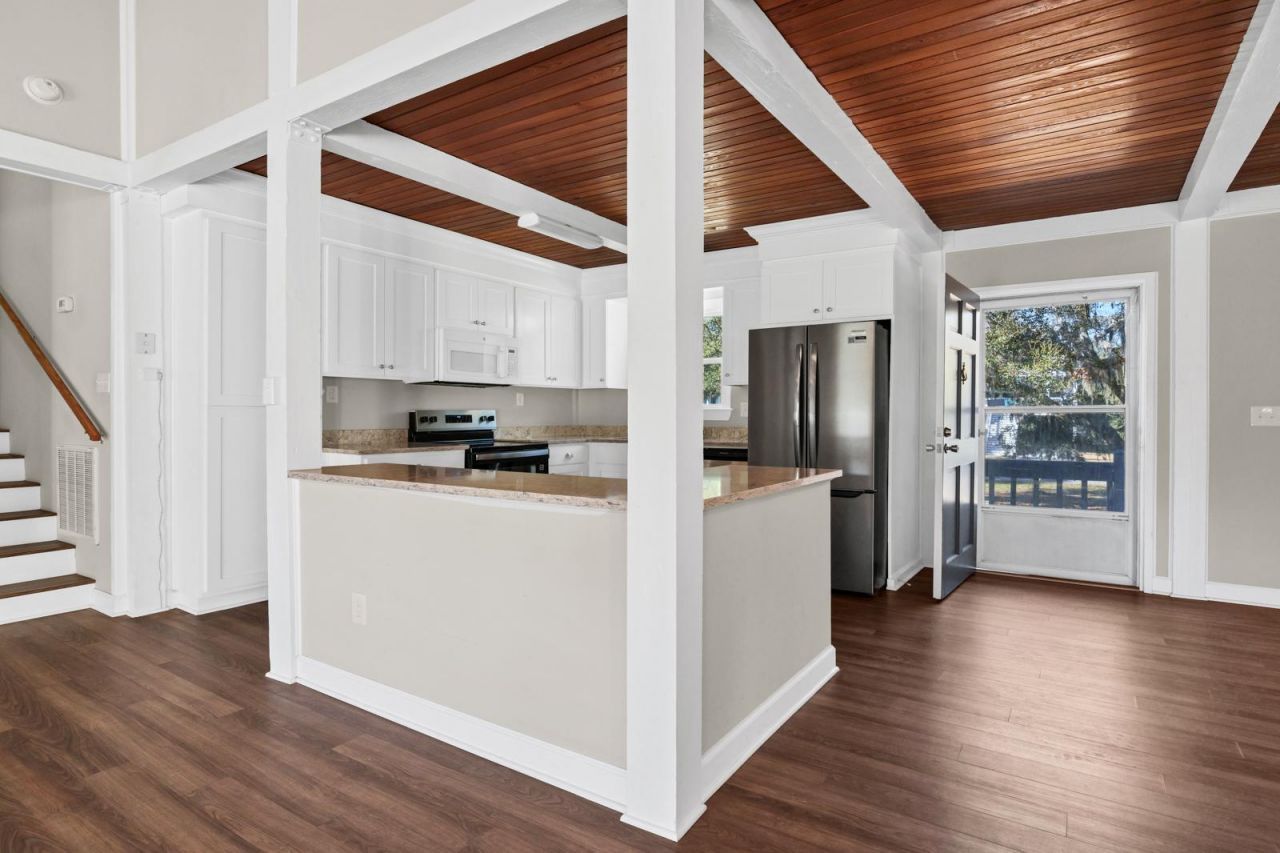 3313 Myrtle Street Photo 6