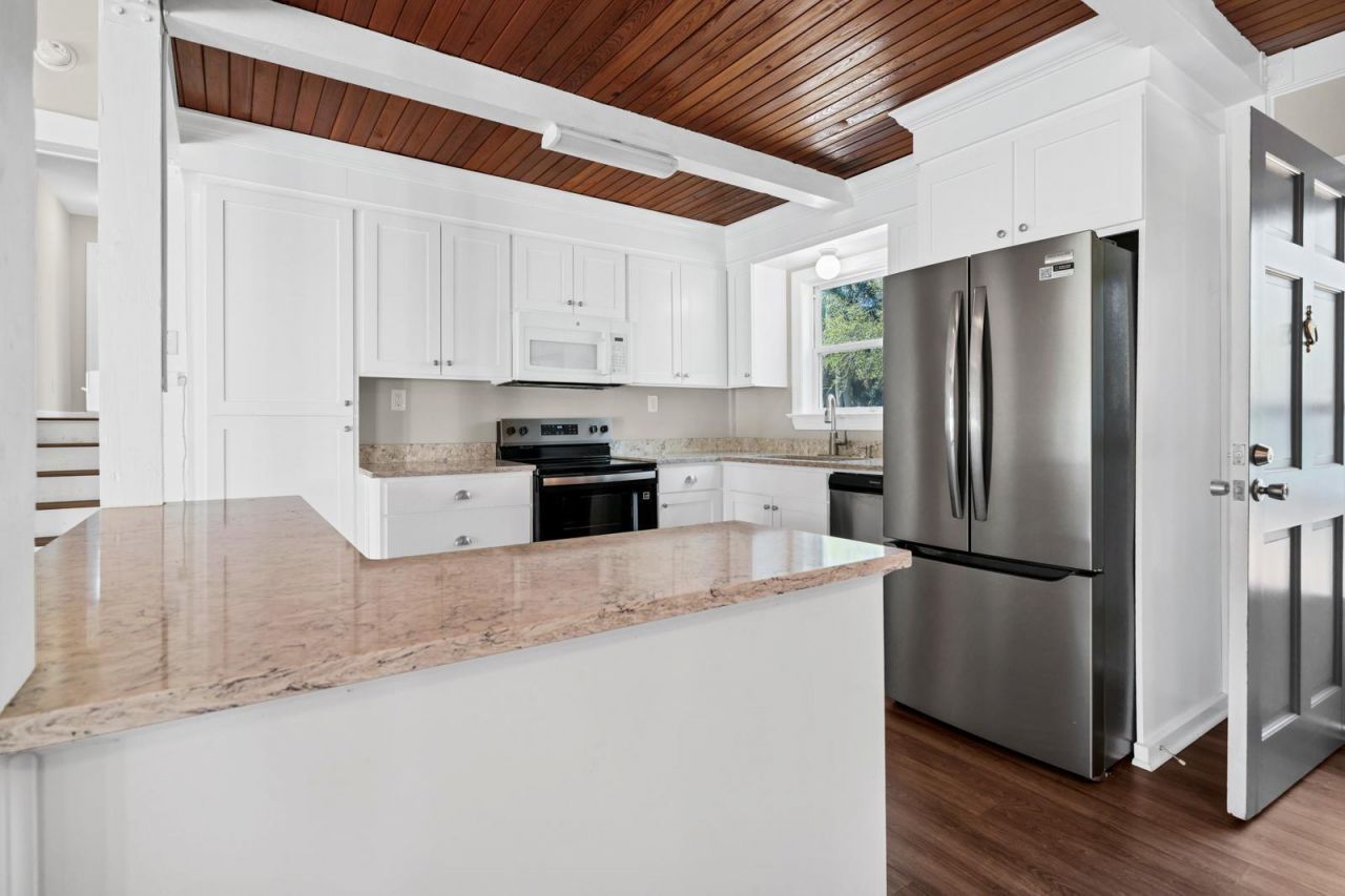 3313 Myrtle Street Photo 9