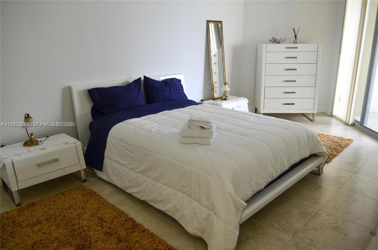 5555 Collins Ave , Unit 4A, Miami Beach, FL 33140 Photo