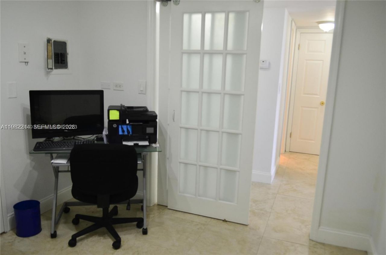 5555 Collins Ave , Unit 4A, Miami Beach, FL 33140 Photo