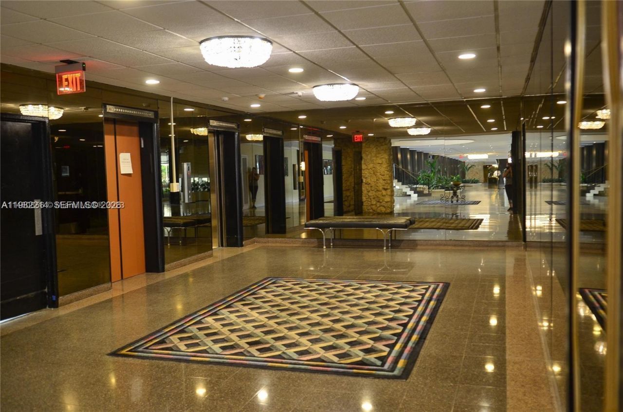 5555 Collins Ave , Unit 4A, Miami Beach, FL 33140 Photo