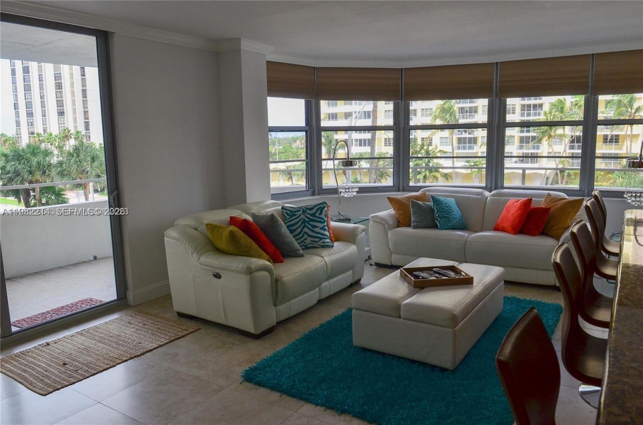 5555 Collins Ave, Unit 4A, Miami Beach, FL 33140 Photo