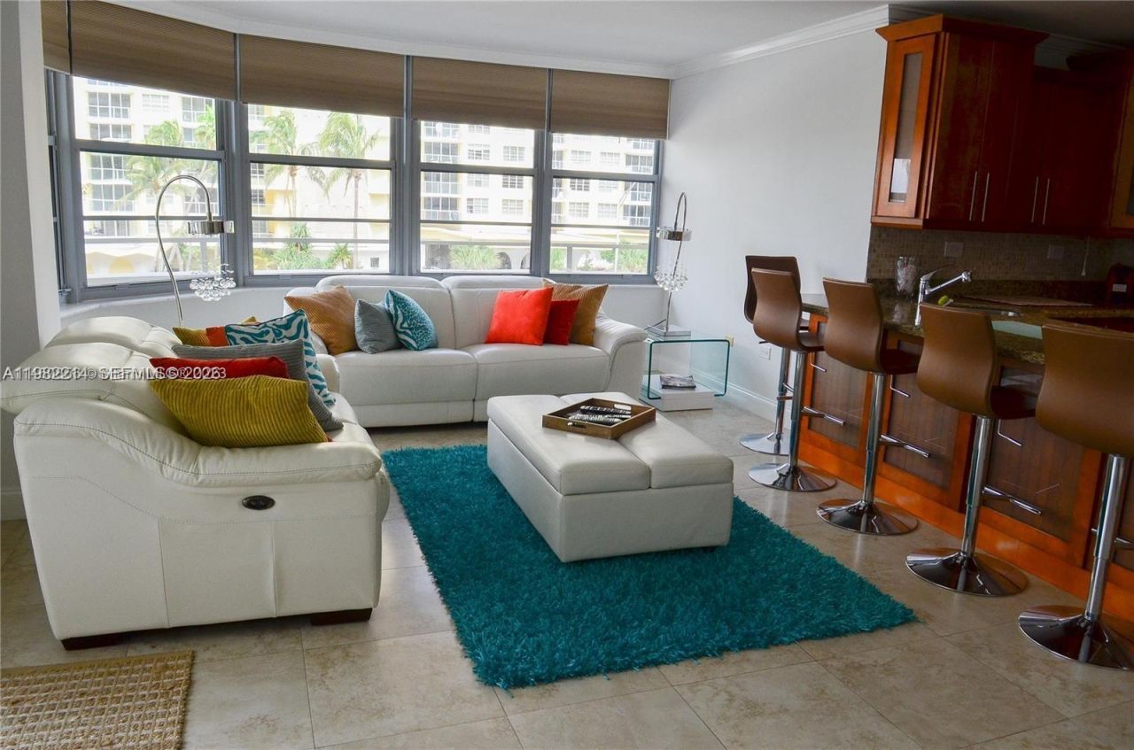 5555 Collins Ave , Unit 4A, Miami Beach, FL 33140 Photo