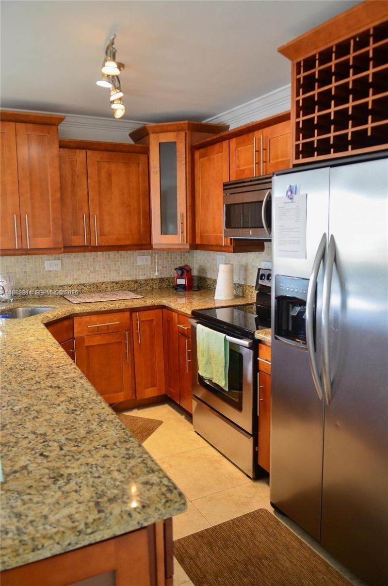 5555 Collins Ave , Unit 4A, Miami Beach, FL 33140 Photo