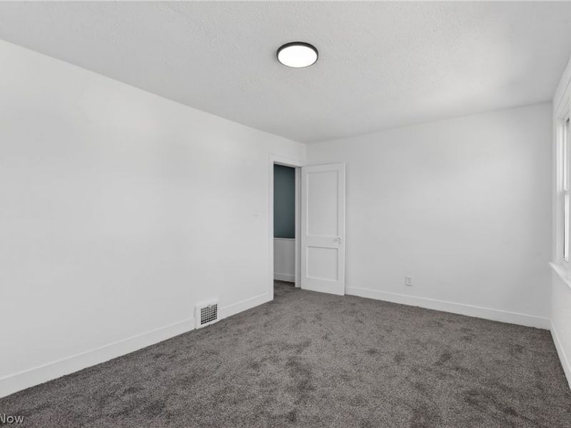 9602 Plymouth Avenue, Garfield Heights, OH 44125 Photo 14