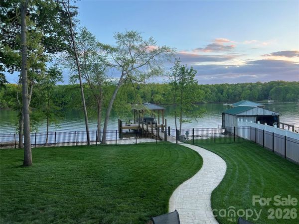 8318 Normandy Road , Denver, NC 28037