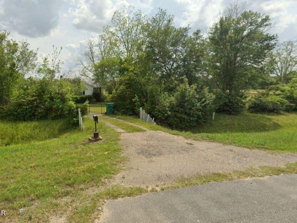 6775 U.S. Hwy 90, Grand Ridge, FL 32442