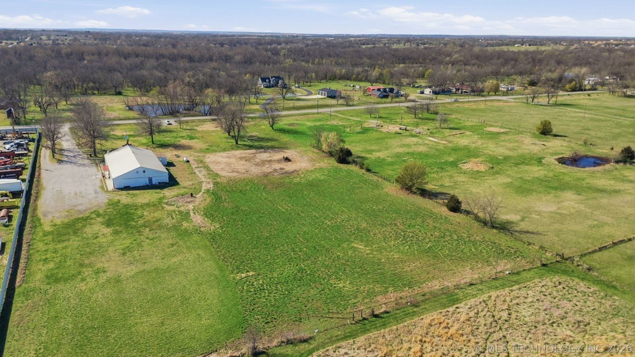 15693 N 137th East Avenue, Collinsville, OK 74021 Main Photo