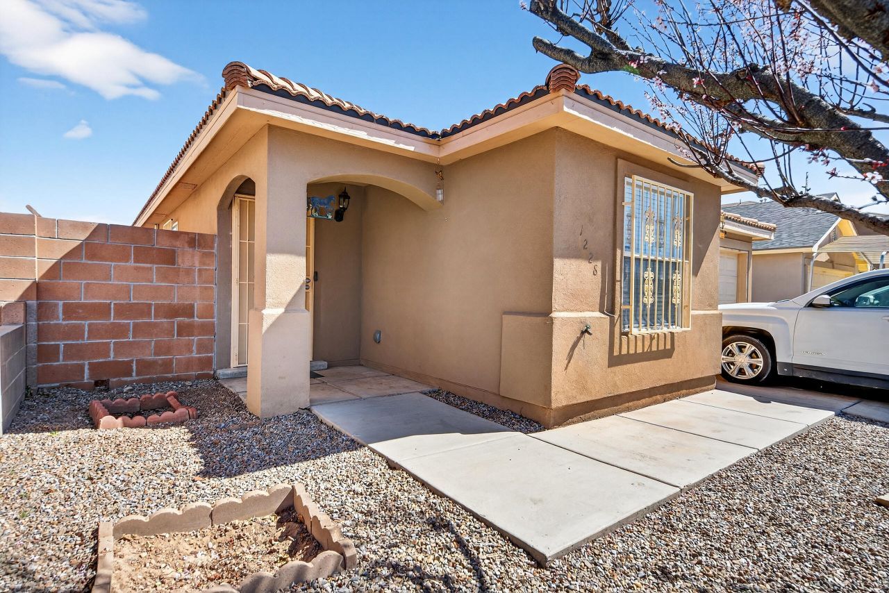 1228 Telstar Loop Nw, Albuquerque, NM 87121 Main Photo