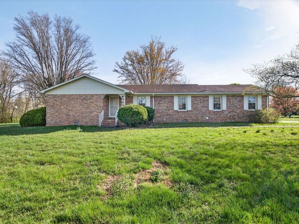206 S Arrowhead Drive, McMinnville, TN 37110