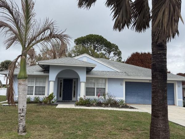 249 NE Glentry Avenue, Port St. Lucie, FL 34983