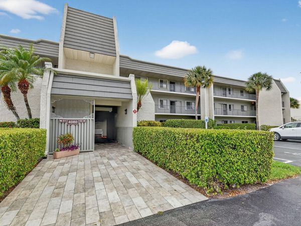 4080 Tivoli Court E, Unit 206, Lake Worth, FL 33467