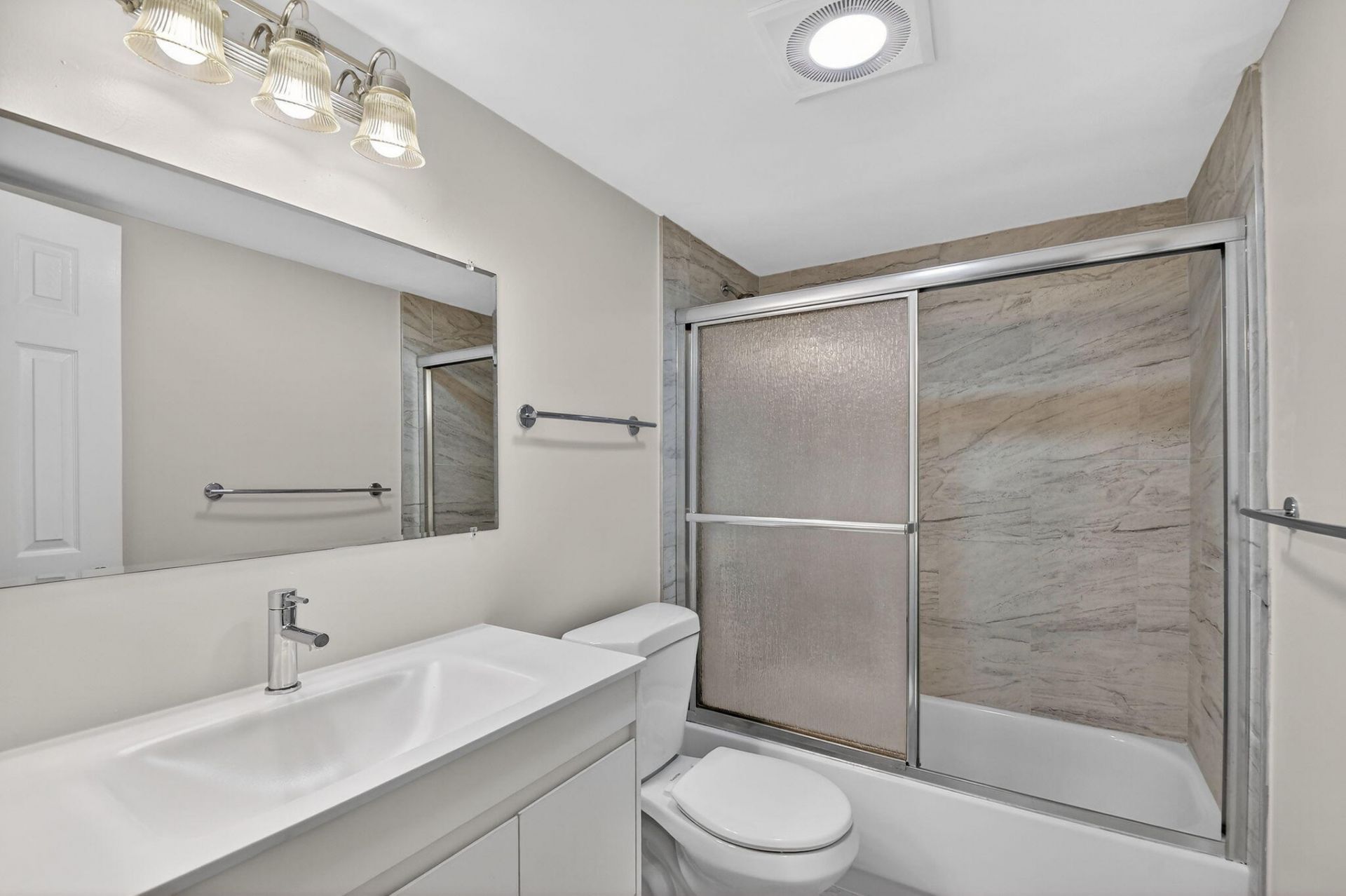 4080 Tivoli Court E, Unit 206, Lake Worth, FL 33467 Photo