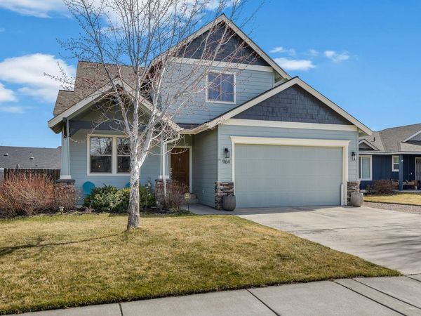 964 SW 25th Lane, Redmond, OR 97756