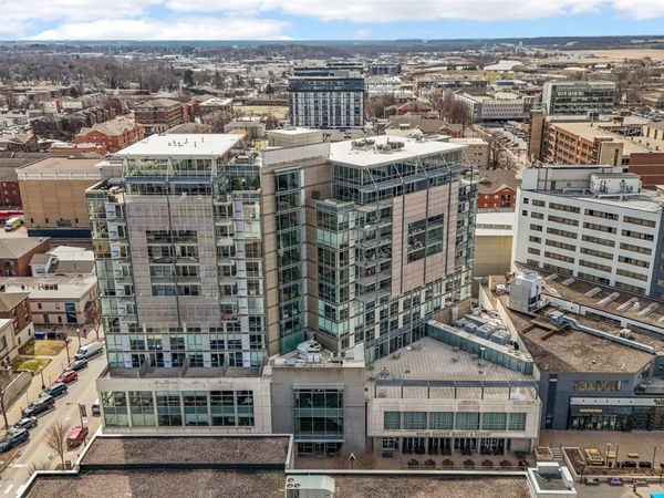 221 E College St , Unit 1206, Iowa City, IA 52240