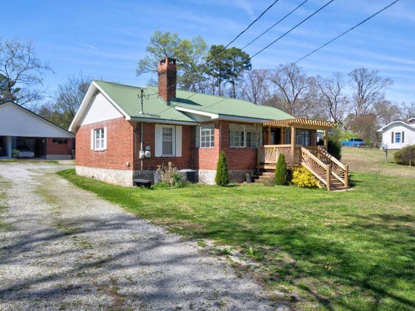 809 N Oakwood Street, Rossville, GA 30741