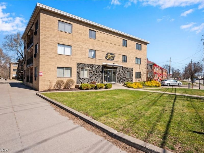 20312 Lorain Road, Unit 112, Fairview Park, OH 44126 Photo 2