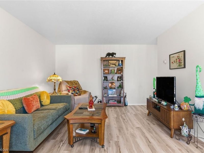 20312 Lorain Road, Unit 112, Fairview Park, OH 44126 Photo 5