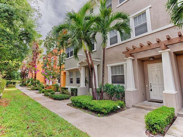 660 Amador Lane, Unit 4, West Palm Beach, FL 33401