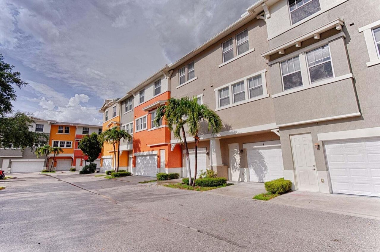 660 Amador Lane, Unit 4, West Palm Beach, FL 33401 Photo
