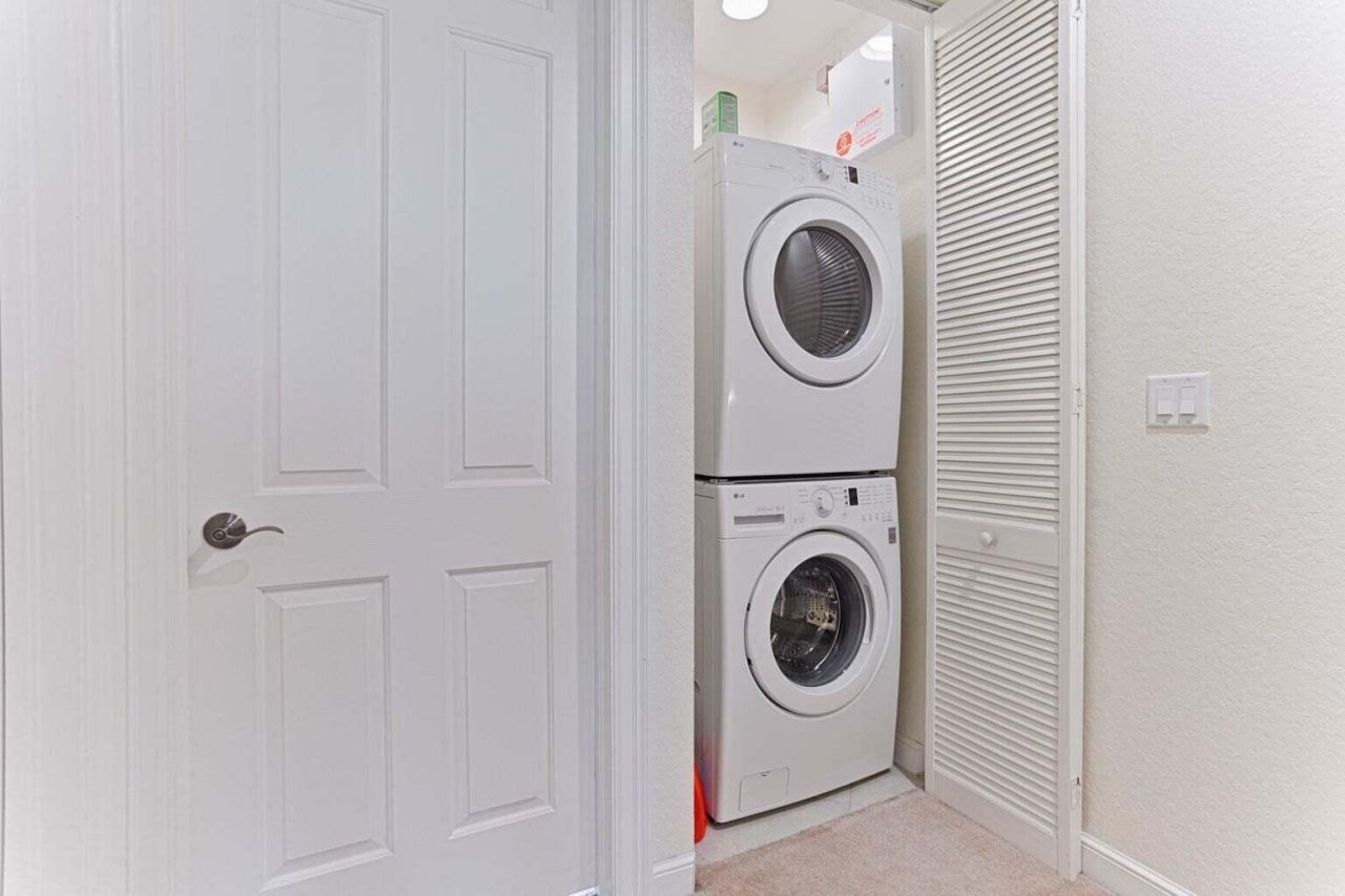 660 Amador Lane, Unit 4, West Palm Beach, FL 33401 Photo