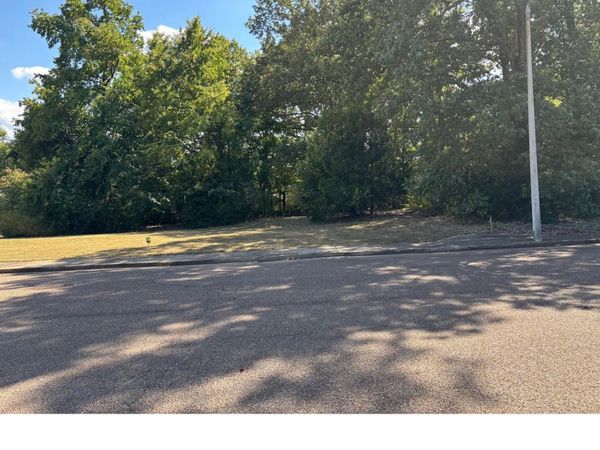 2798 STAGE CENTER DR, Bartlett, TN 38134