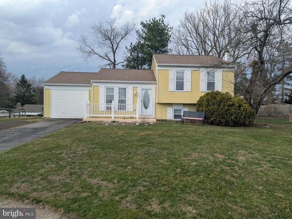 100 WILLOW COURT, HARRISBURG, PA 17110