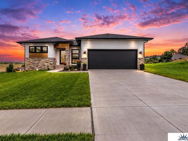 12164 S 114th Avenue , Papillion, NE 68046