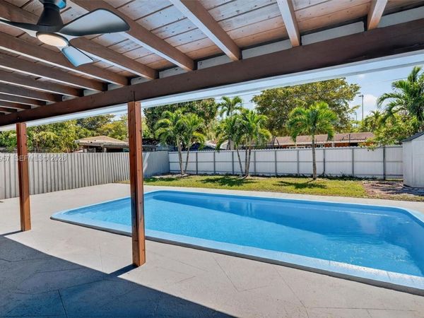 6740 Arthur St, Hollywood, FL 33024