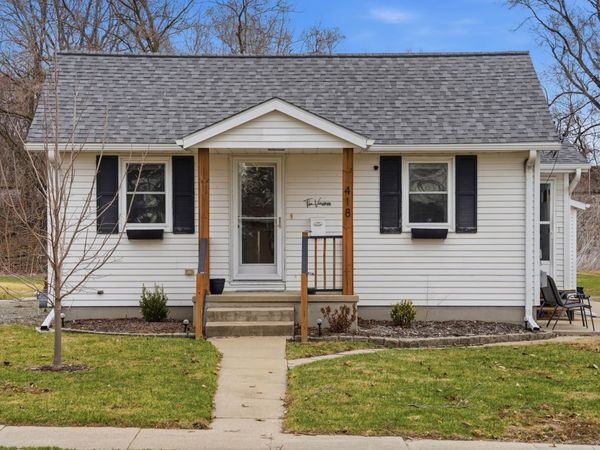 418 E Wall Street , Morrison, IL 61270