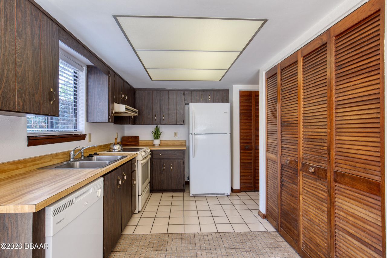 53 Crestwood Court, Ormond Beach, FL 32174 Photo