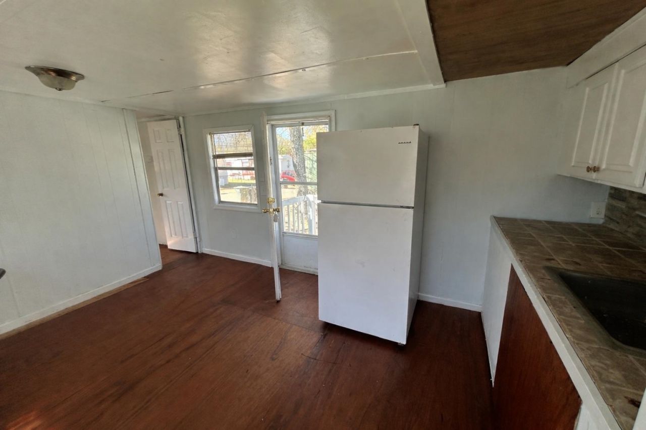 101 Dubbs Ave Photo 6