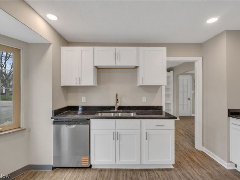 4870 W 14th Street, Cleveland, OH 44109 Photo 11