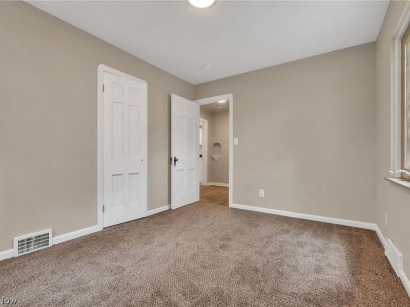 4870 W 14th Street, Cleveland, OH 44109 Photo 17