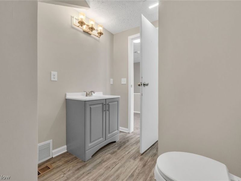 4870 W 14th Street, Cleveland, OH 44109 Photo 25